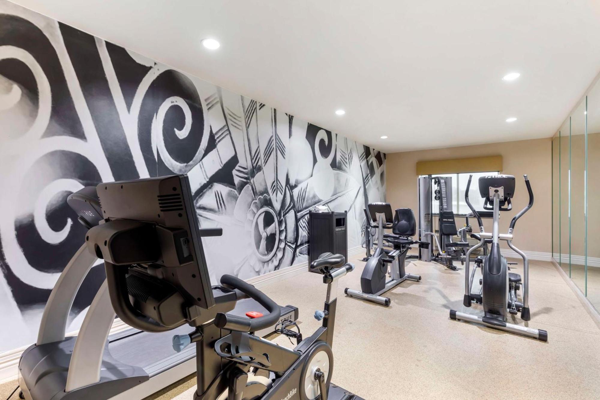 Best Western Plus Burleson Inn & Suites Екстер'єр фото