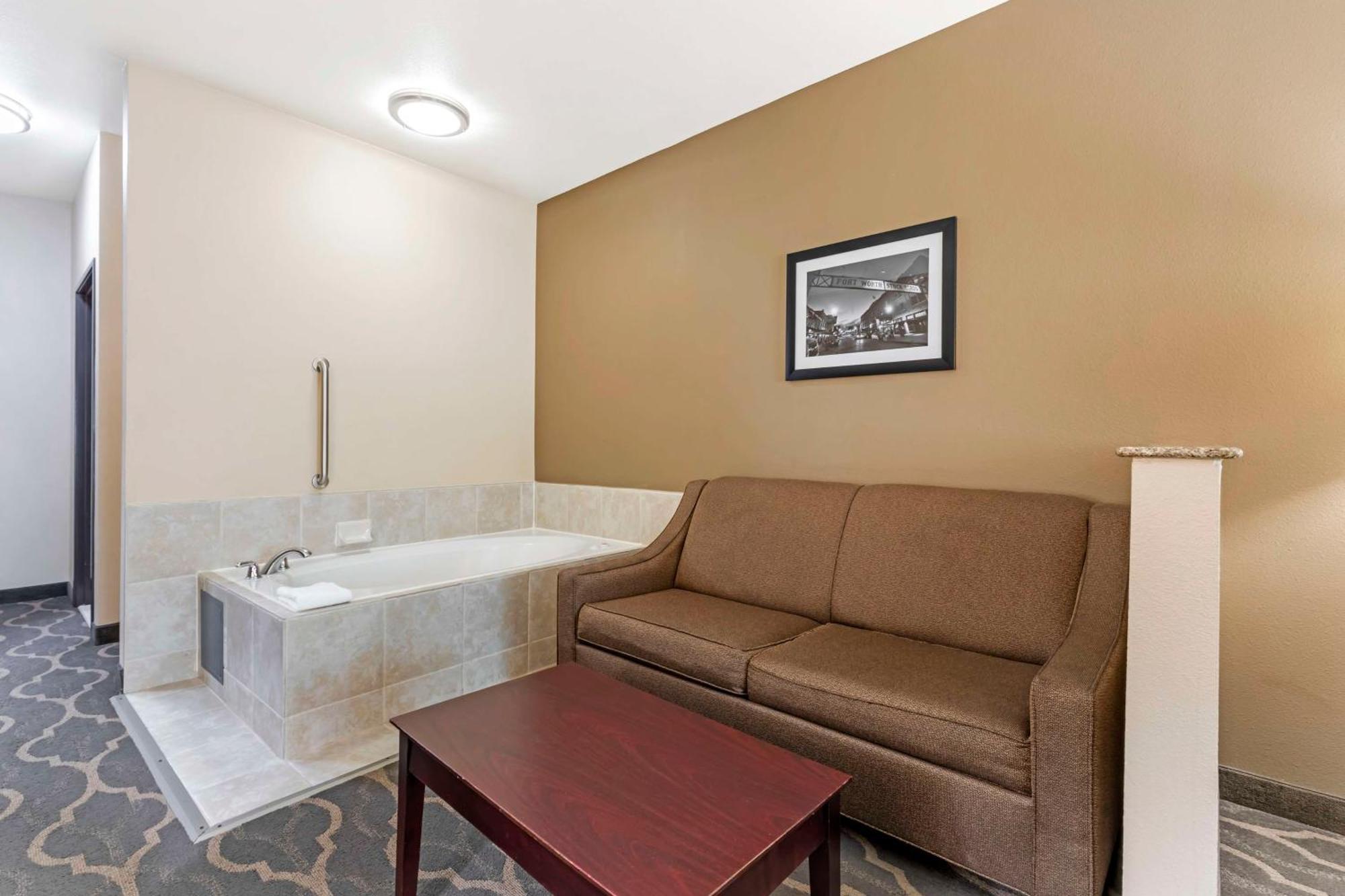 Best Western Plus Burleson Inn & Suites Екстер'єр фото