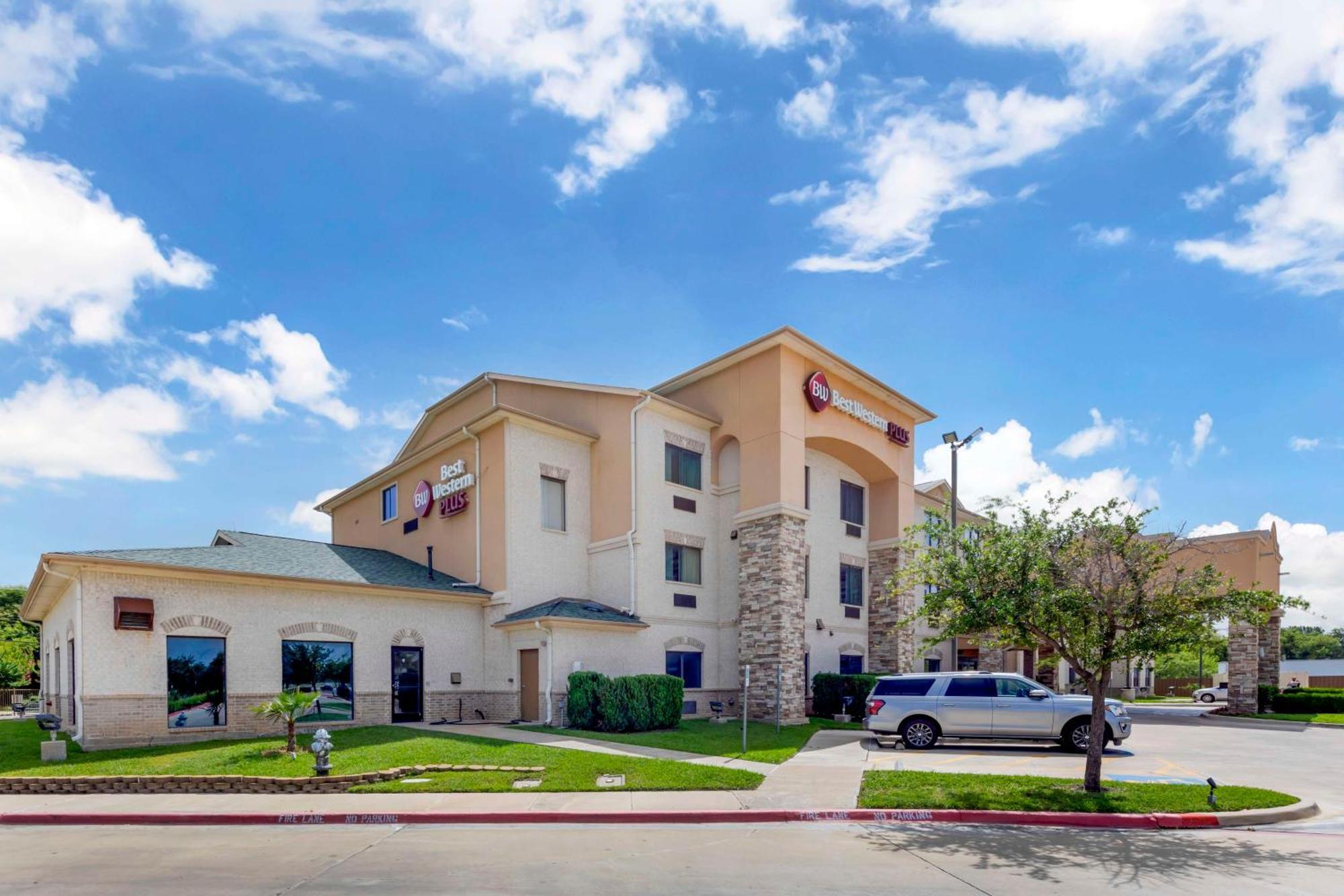 Best Western Plus Burleson Inn & Suites Екстер'єр фото