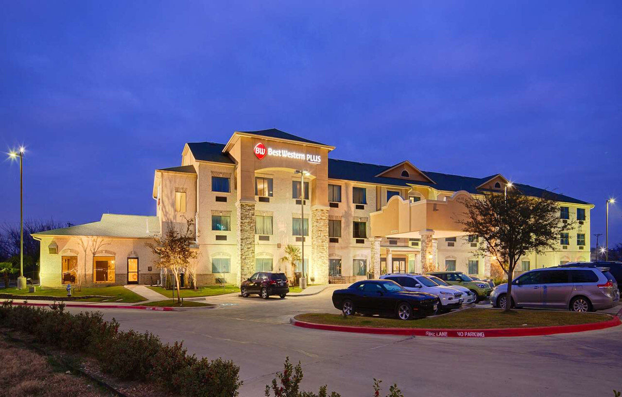 Best Western Plus Burleson Inn & Suites Екстер'єр фото